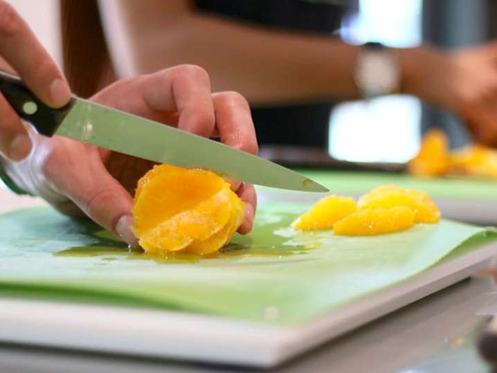 slicing oranges | Classpop Shot