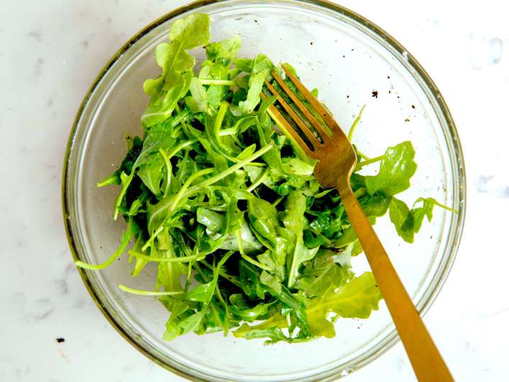 making an arugula salad | Classpop Shot