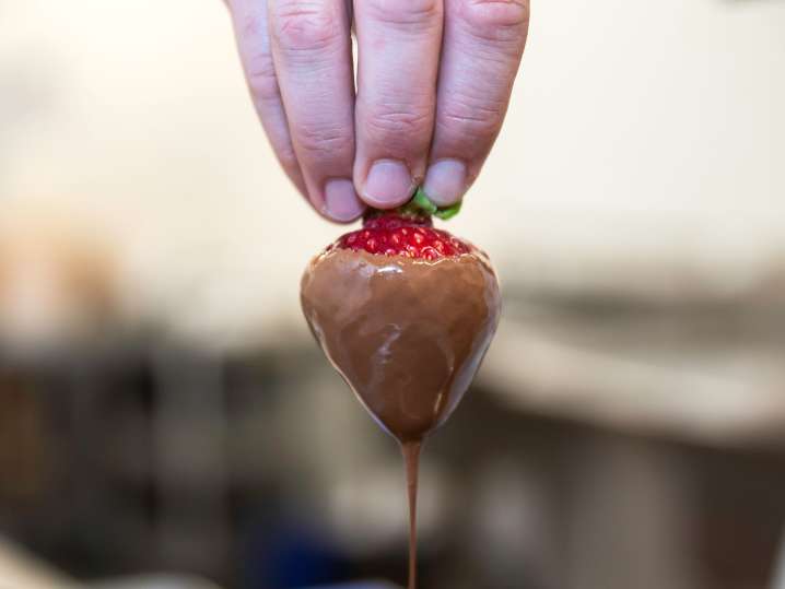 Chocolate Dipped Strawberry | Classpop Shot