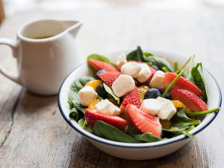 berry and spinach salad | Classpop Shot