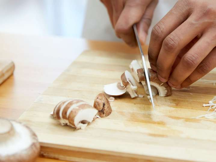 cutting mushrooms | Classpop Shot