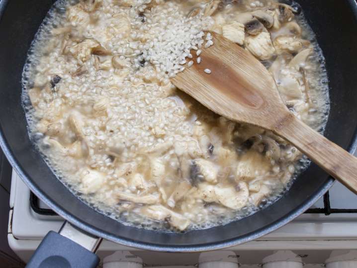 stirring mushroom risotto | Classpop Shot