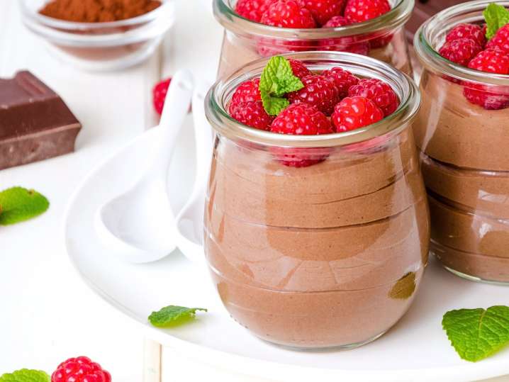 Dark Chocolate Mousse With Berries | Classpop Shot