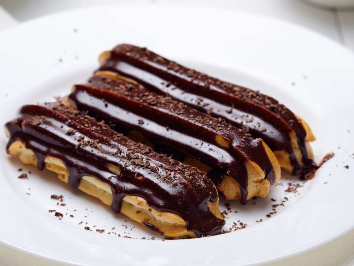 Chocolate glazed eclairs | Classpop Shot