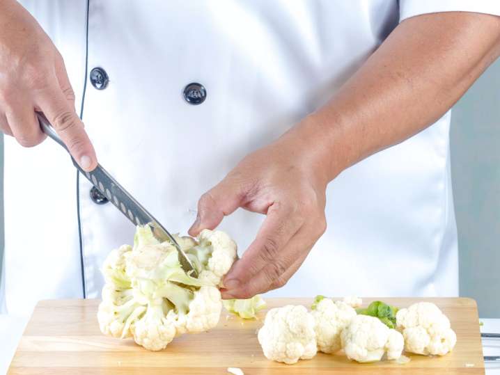 Cutting cauliflower | Classpop Shot