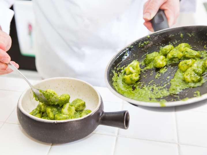 Making gnocchi alla pesto | Classpop Shot