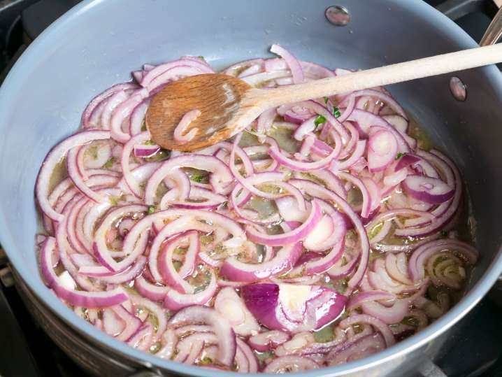 Caramelizing onions | Classpop Shot