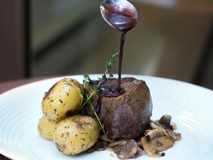 beef fillet with sauce | Classpop Shot