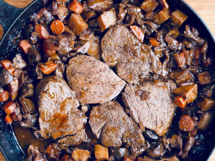 making beef  Bourguignon | Classpop Shot