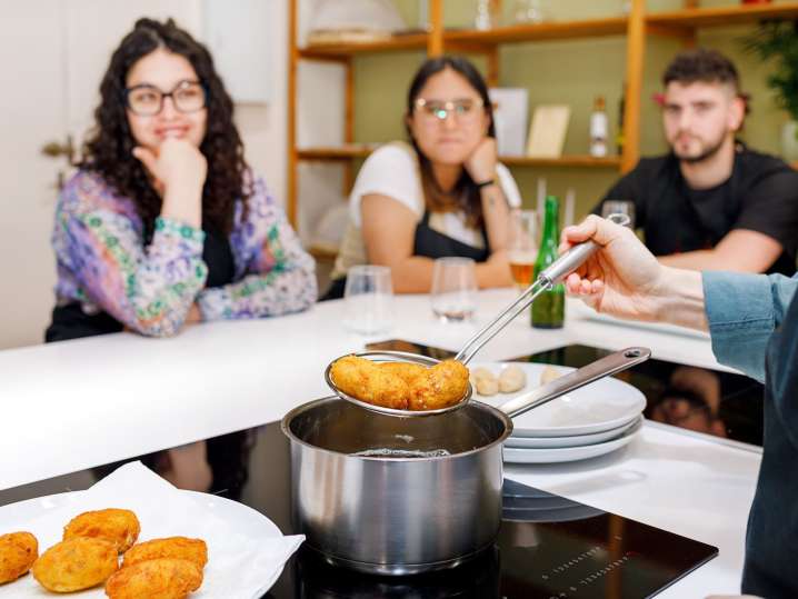 cooking croquets | Classpop Shot