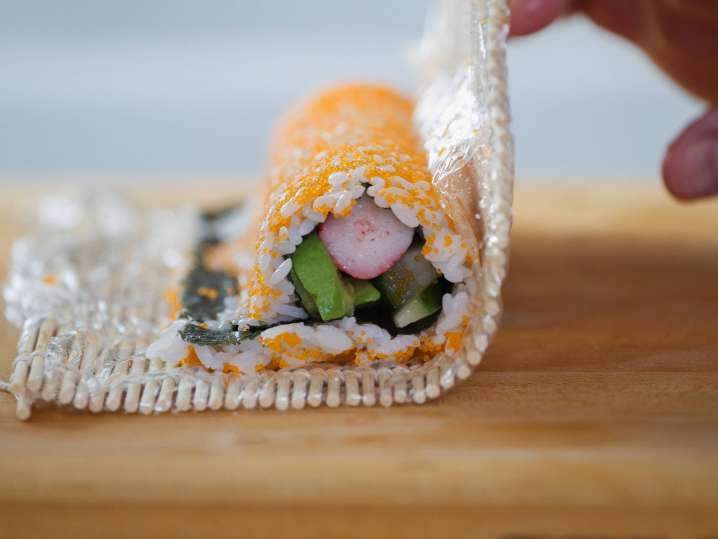 rolling California sushi with crab | Classpop Shot