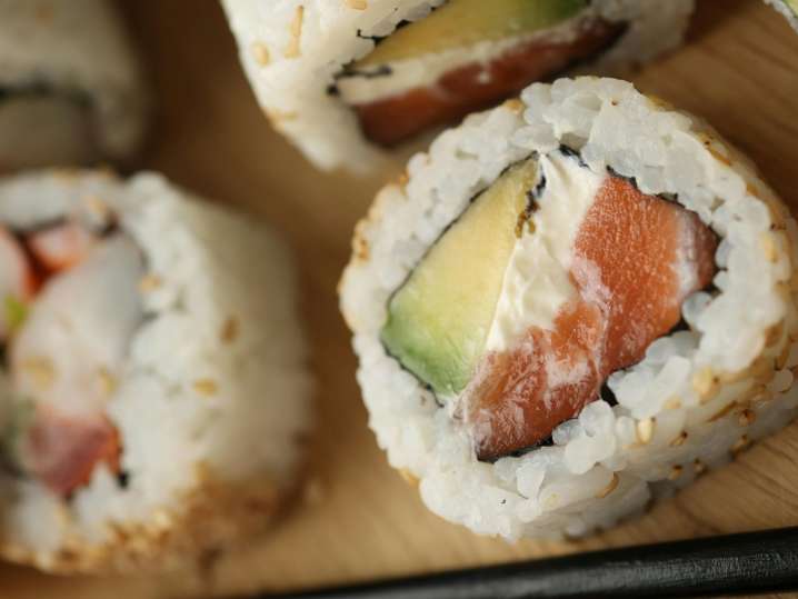 Salmon Avocado Sushi Roll up close | Classpop Shot