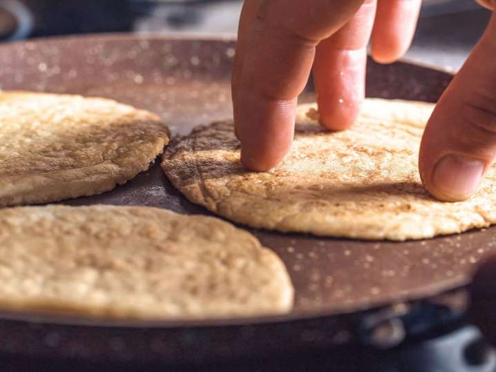making fresh tortillas | Classpop Shot