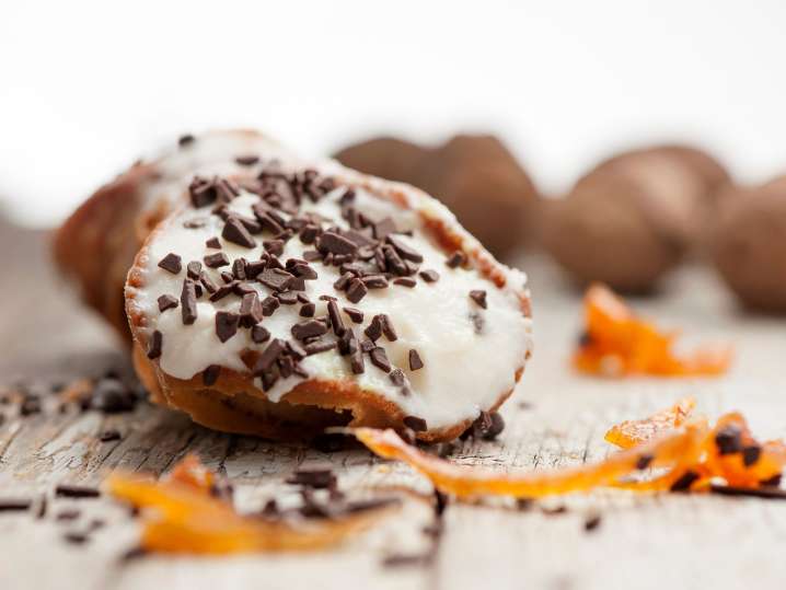 homemade cannoli with chocolate chips | Classpop Shot