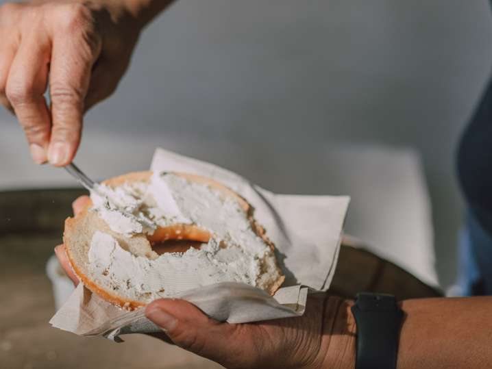 making bagel sandwich | Classpop Shot