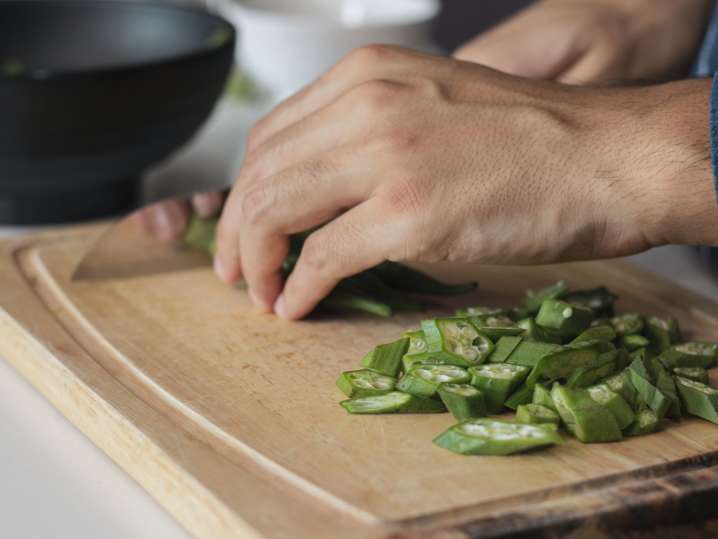 cutting okra | Classpop Shot