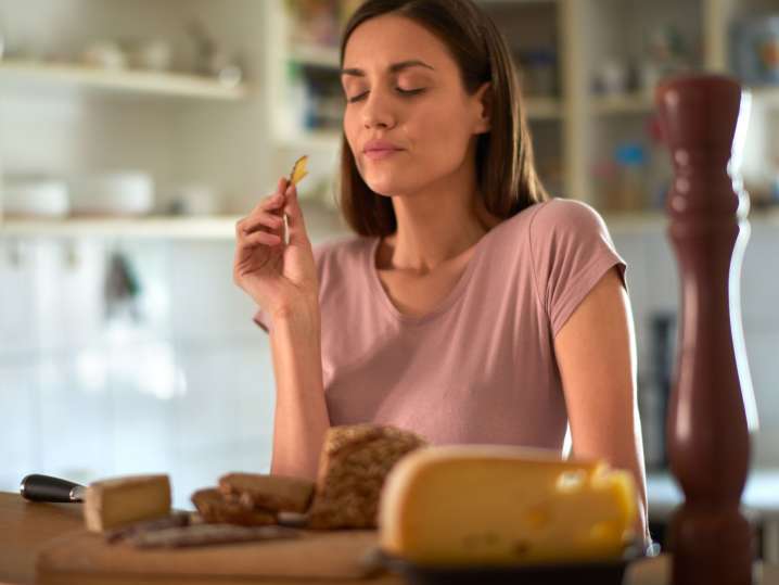 eating cheese | Classpop Shot