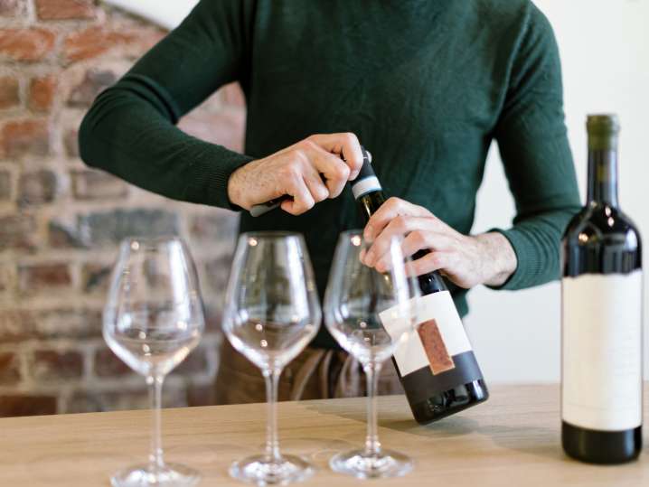 opening wine bottles | Classpop Shot