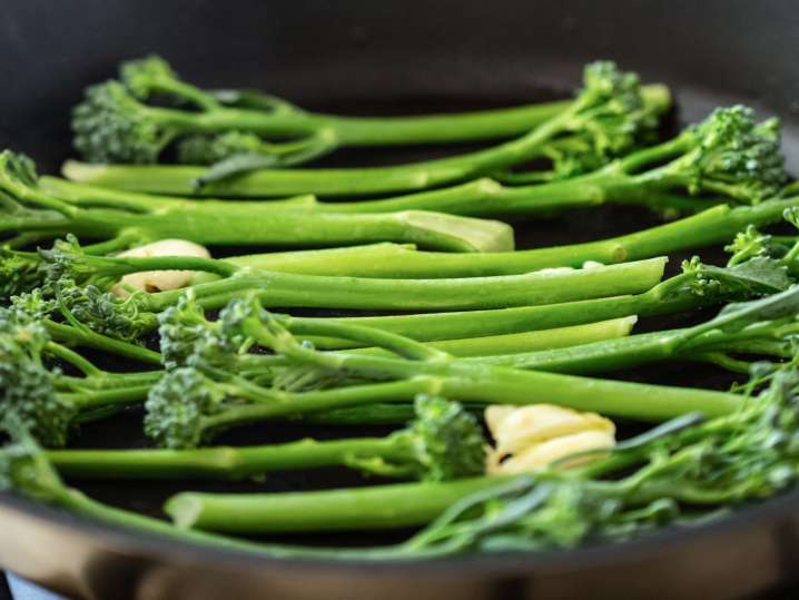 roasting broccolini | Classpop Shot