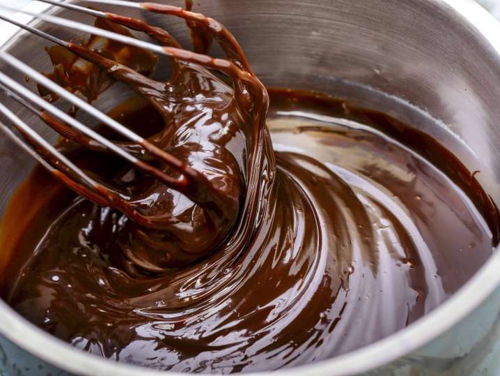 whisking chocolate | Classpop Shot