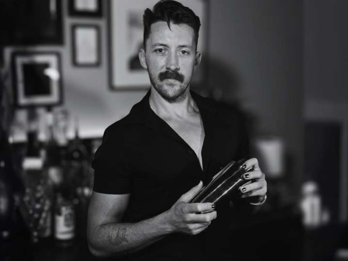 Mixologist Brett | Classpop Shot