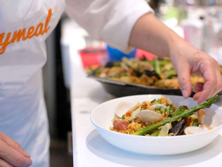 plating paella | Classpop Shot