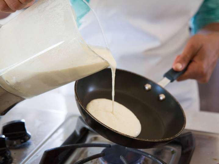 cooking crepe pancakes | Classpop Shot