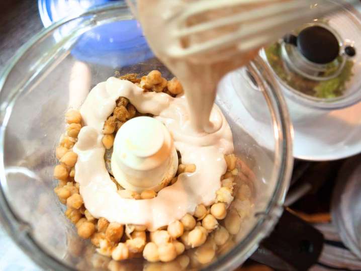 making hummus | Classpop Shot