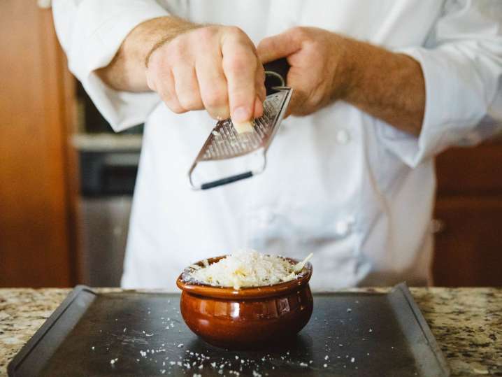 making French onion soup | Classpop Shot