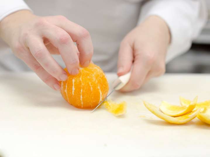 segmenting an orange | Classpop Shot