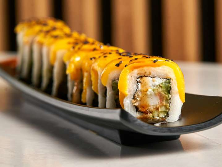 mango and shrimp sushi roll | Classpop Shot