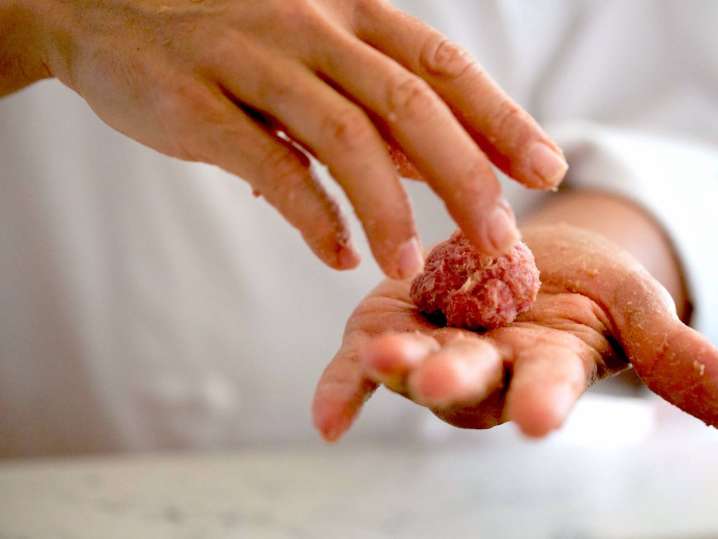 making meatballs | Classpop Shot