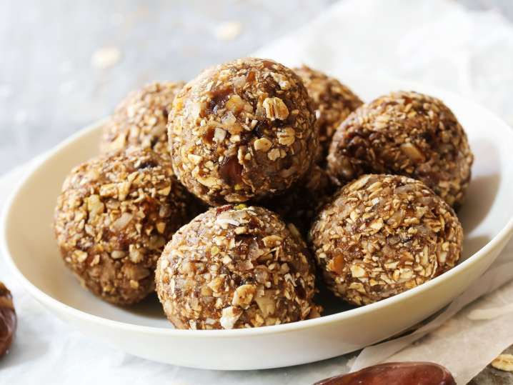 healthy banana and date energy bites | Classpop Shot