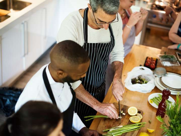 group cooking Asian cuisine dishes | Classpop Shot