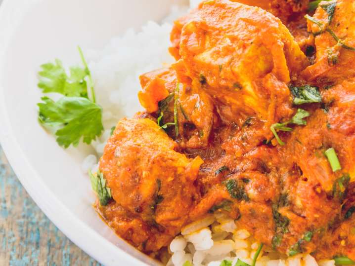 tikka masala with tofu and rice up close | Classpop Shot