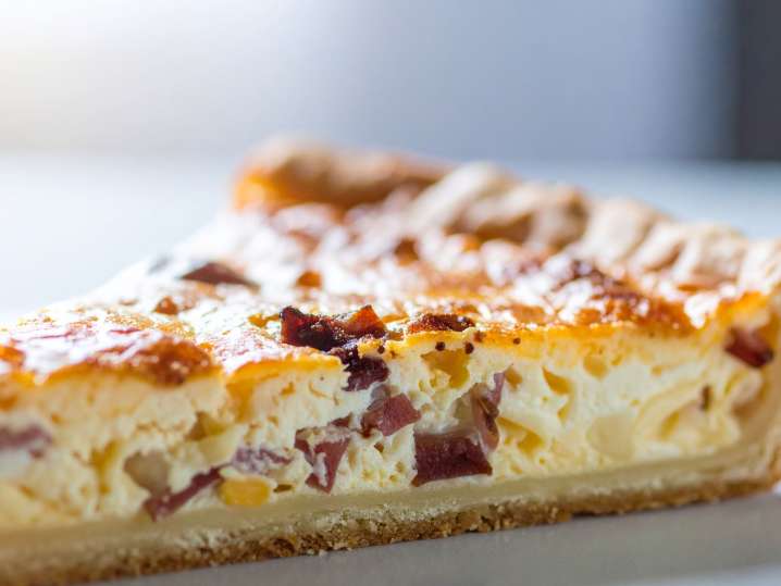 slice of quiche Lorraine up close | Classpop Shot