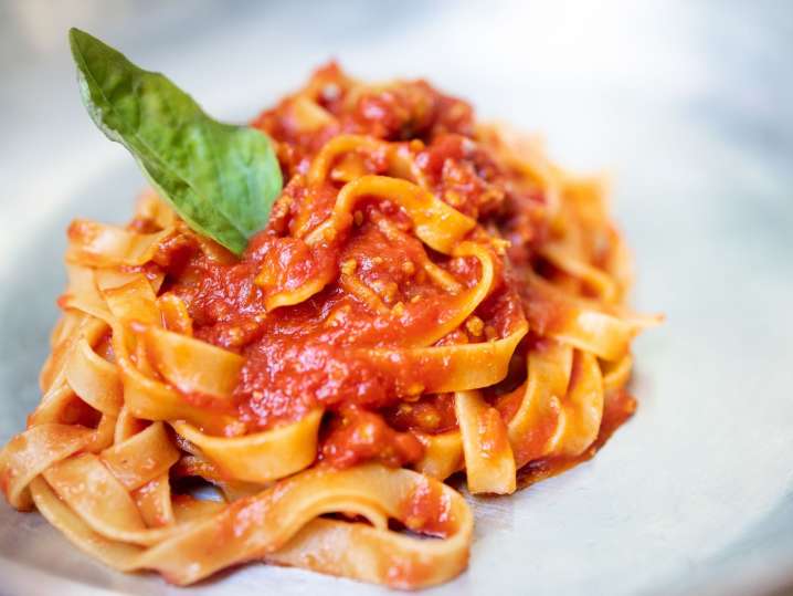 fettuccine in marinara sauce | Classpop Shot