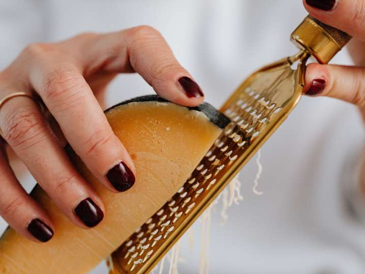 grating Parmesan cheese | Classpop Shot