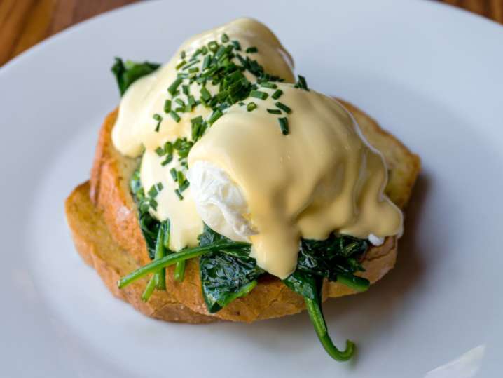 eggs Benedict with sauce | Classpop Shot