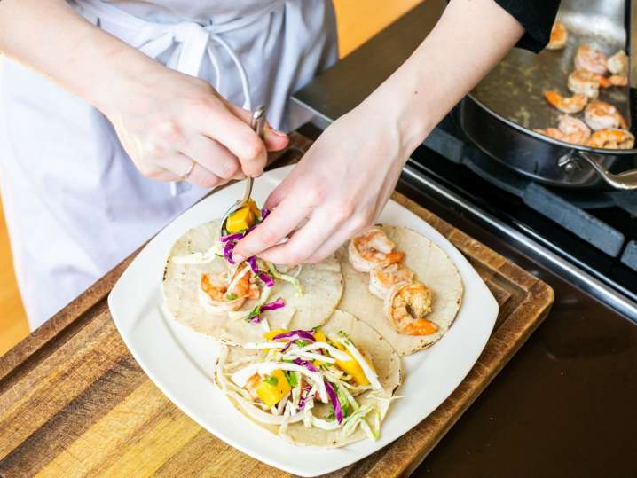 assembling tacos with shrimp | Classpop Shot