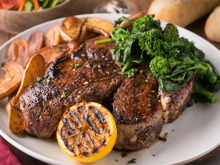 steak with broccoli | Classpop Shot