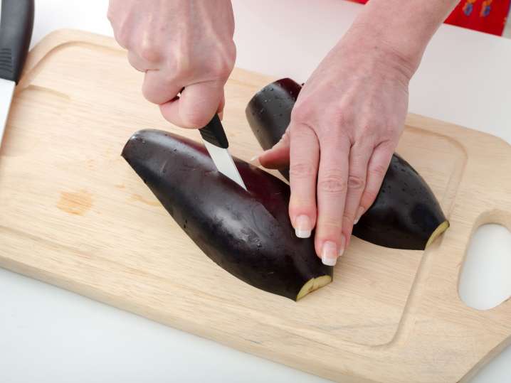 cutting eggplant | Classpop Shot