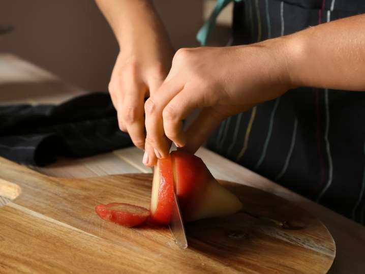 cutting pears for entree | Classpop Shot