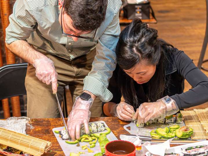 making sushi with avocado | Classpop Shot