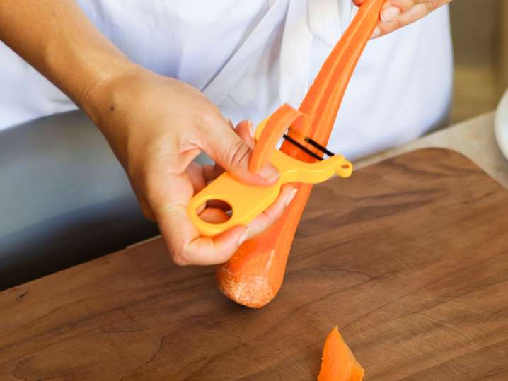 shredding carrots | Classpop Shot