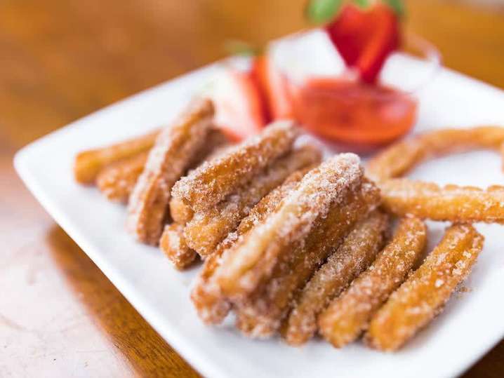 Cinnamon Strawberry Churros | Classpop Shot