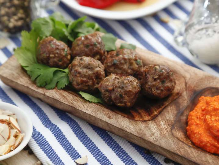 polpette with romesco sauce | Classpop Shot