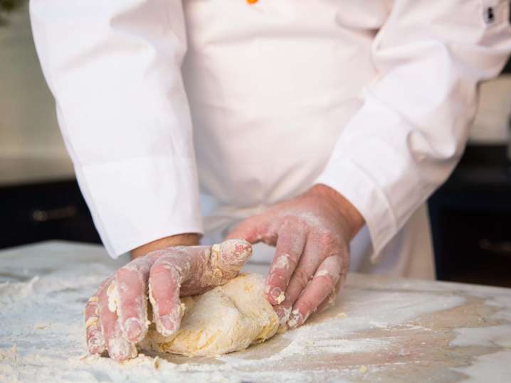 kneading bread dough | Classpop Shot