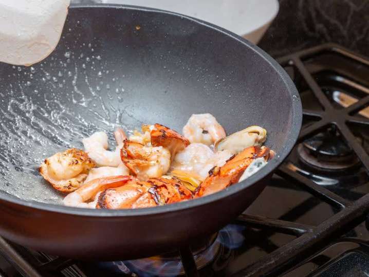 Frying shrimp | Classpop Shot