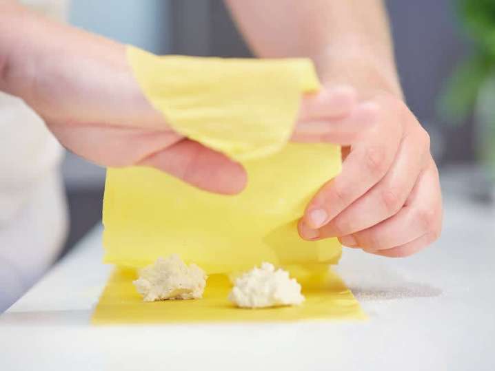 chef filling ravioli | Classpop Shot